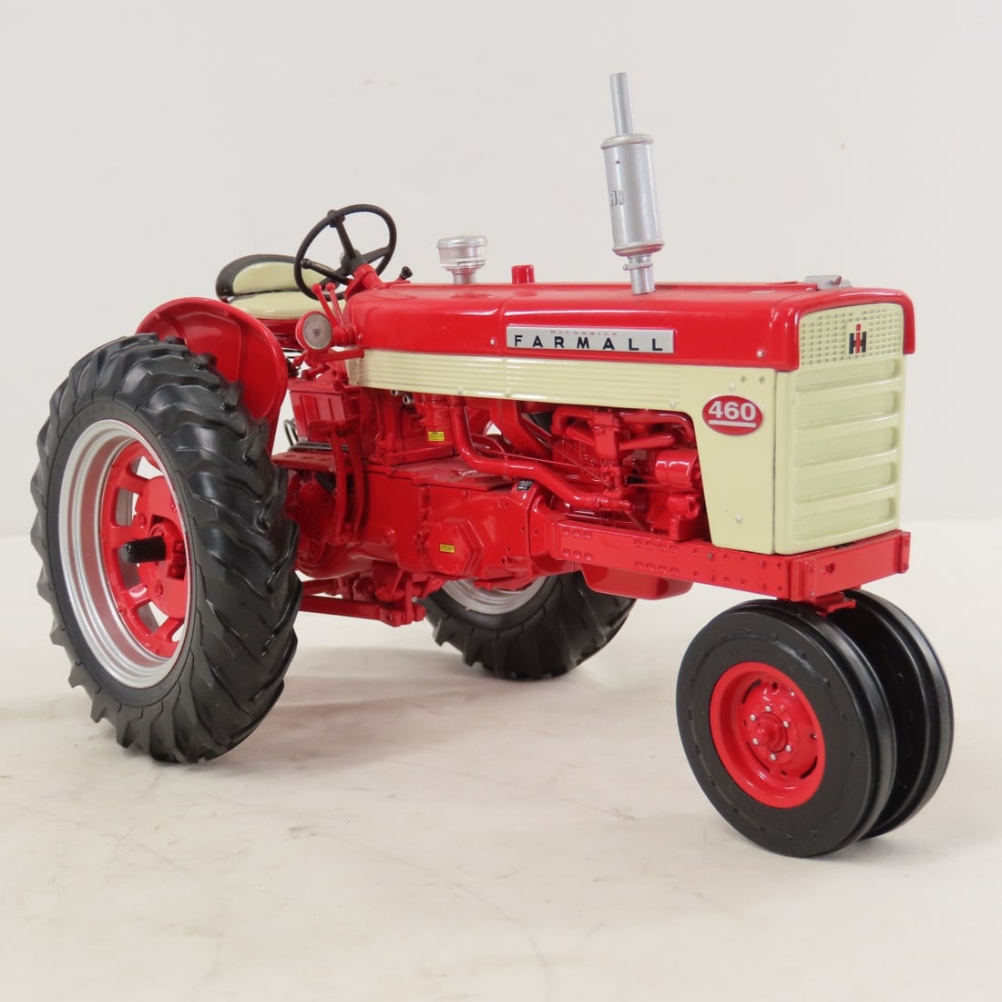 ERTL Precision Farmall 460 NF Tractor - 7