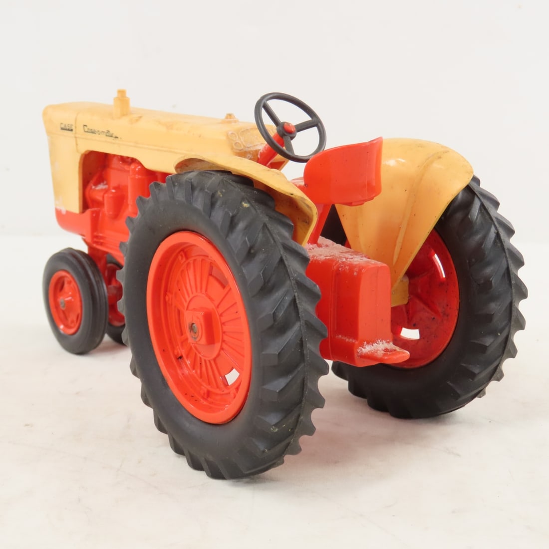 Jo-Han Models Case 800 Case-o-Matic NF Tractor - 3