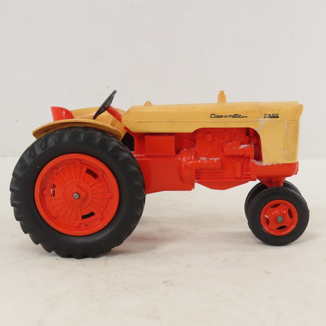 Jo-Han Models Case 800 Case-o-Matic NF Tractor - 6