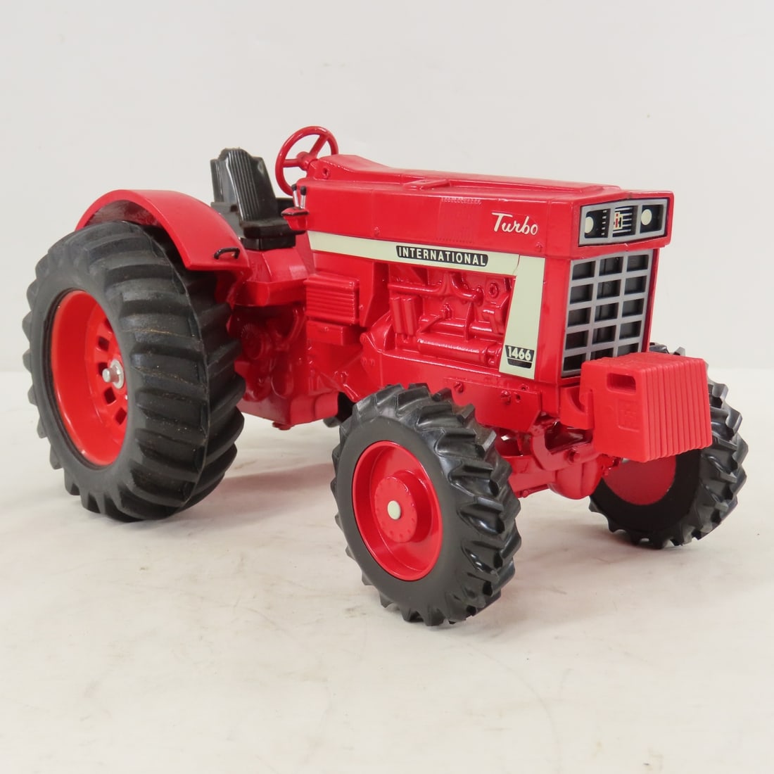 ERTL International 1466 Turbo MFWD Tractor - 7