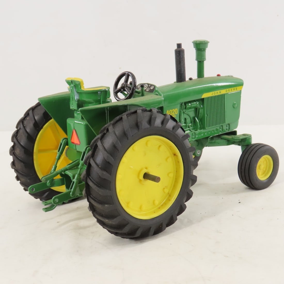 ERTL J0hn Deere 4020 Diesel WF Tractor - 5