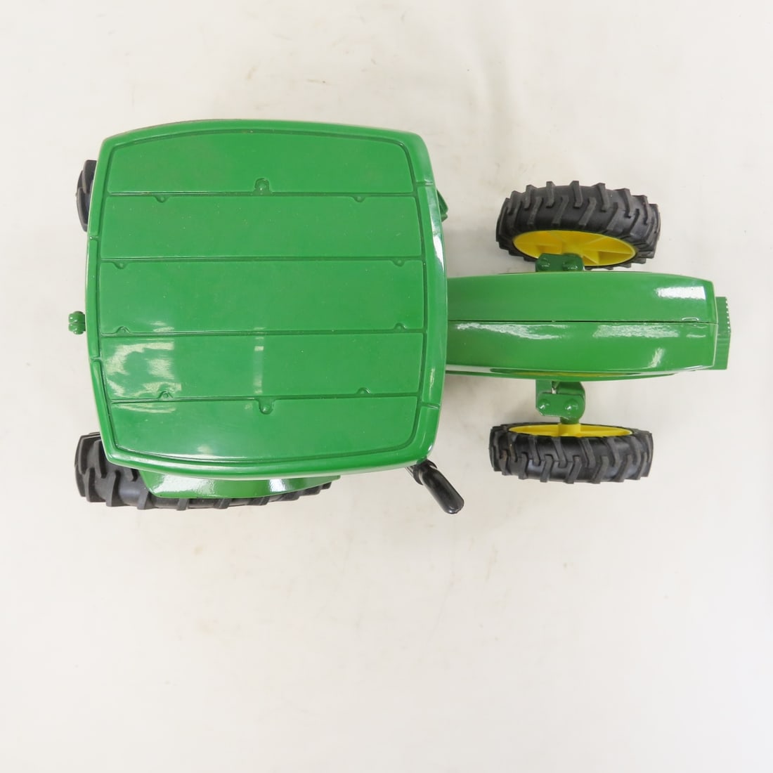 ERTL John Deere 7600 MWFD Tractor with Cab - 9