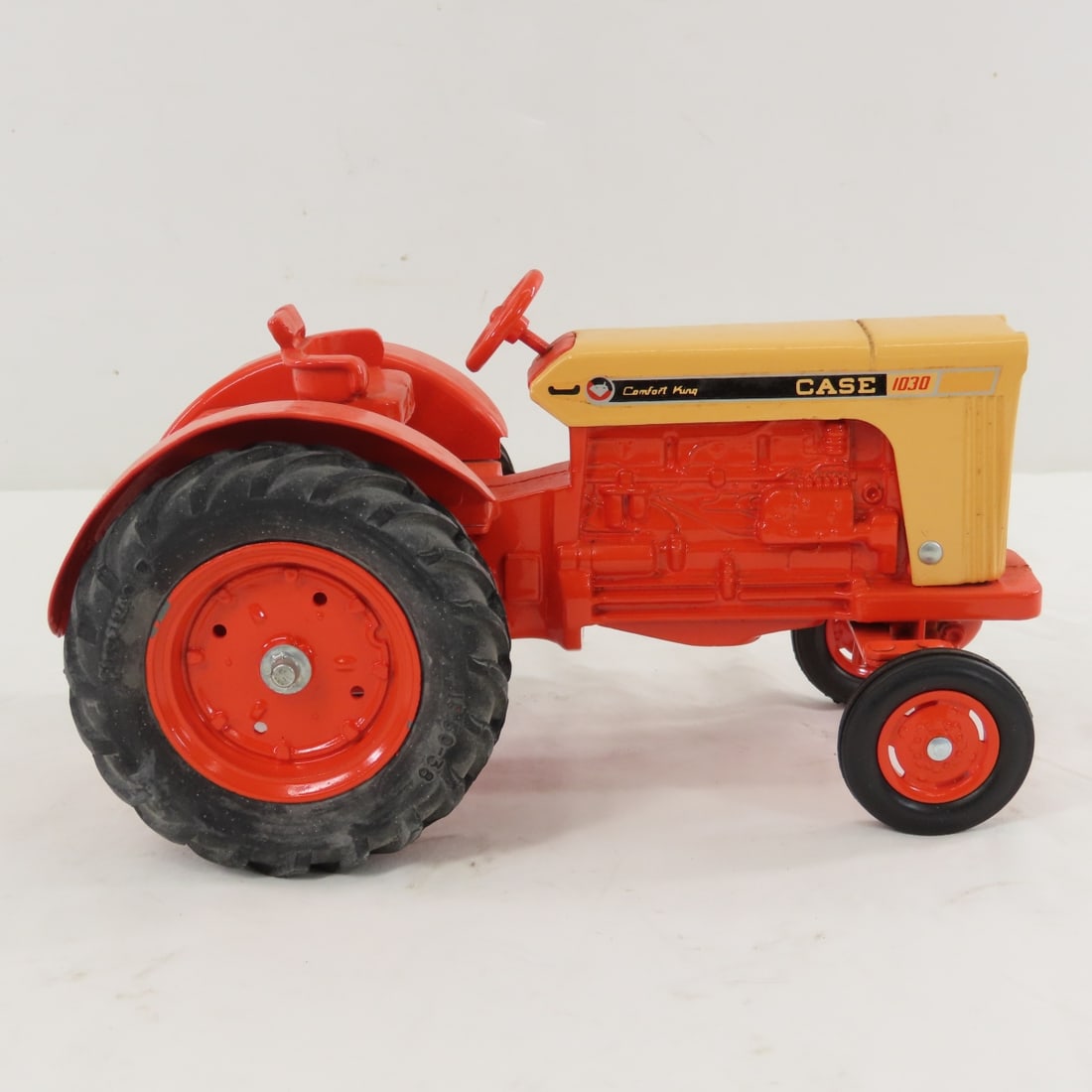 ERTL Case 1030 Comfort King WF Tractor - 6