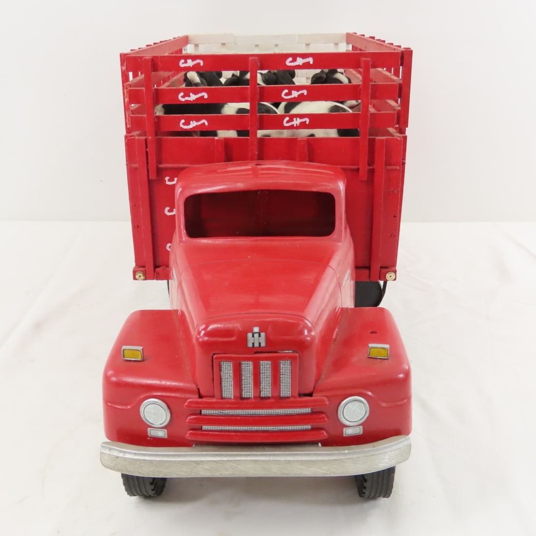 Cottonwood Acres Int'l R-190 Livestock Truck - 8