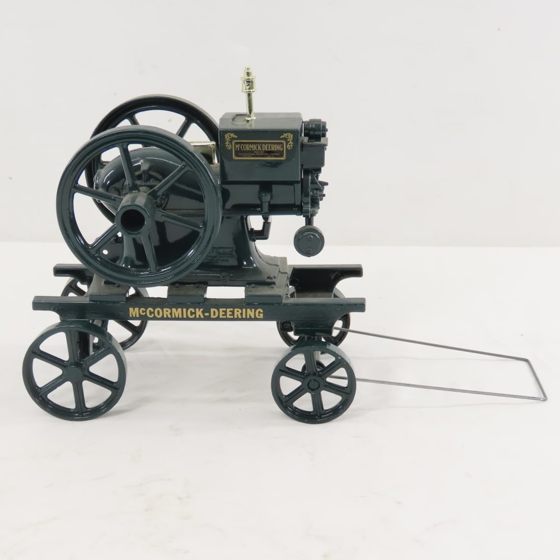ERTL IHC McCormick-Deering Model M Engine - 6