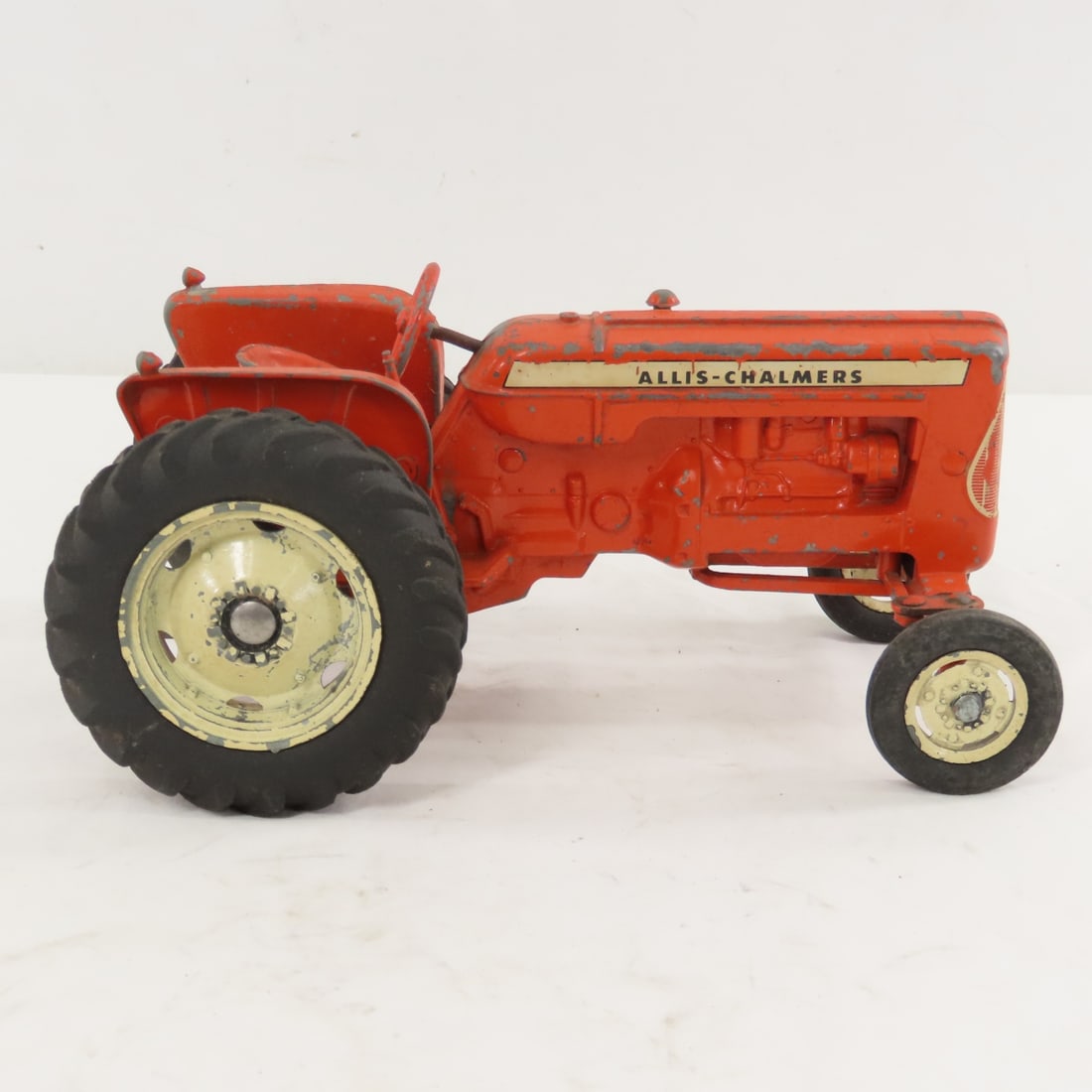 ERTL Allis-Chalmers D17 WF Tractor - 6