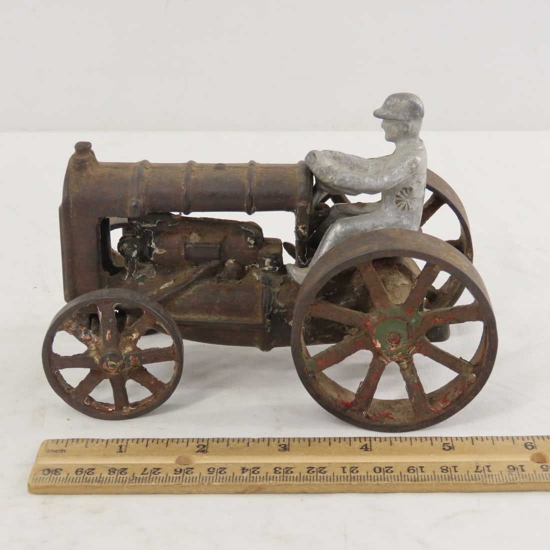 Arcade Cast Iron Fordson Tractor With Driver - 2