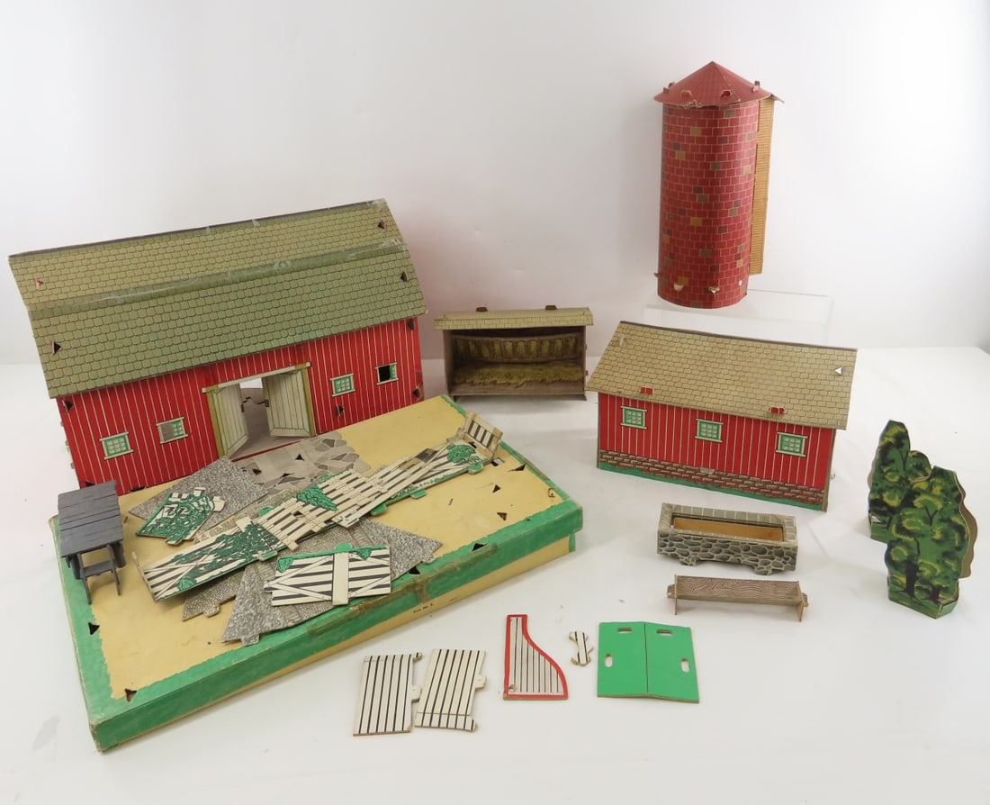 Unbranded Cardboard Toy Farm Set: Unbranded Cardboard Toy Farm Set - base, barn,goat shed, dog house, shed, fence parts, trees. LOT SIZE: 18x18x18" 4 LBS All information and photos, which are part of the description) are intended to
