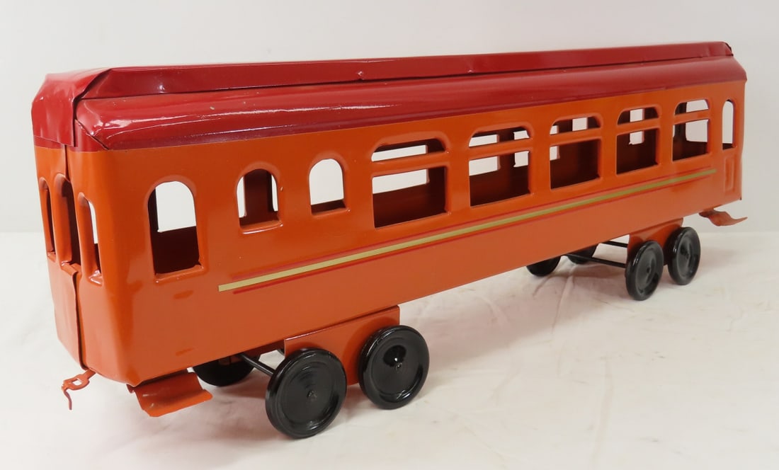 Custom Pressed Steel Garden Scale Passenger Car: Custom Pressed Steel Garden Scale Passenger Car - LOT SIZE: 25x9x4" 5 LBS All information and photos, which are part of the description, are intended to be as accurate as possible, but errors are