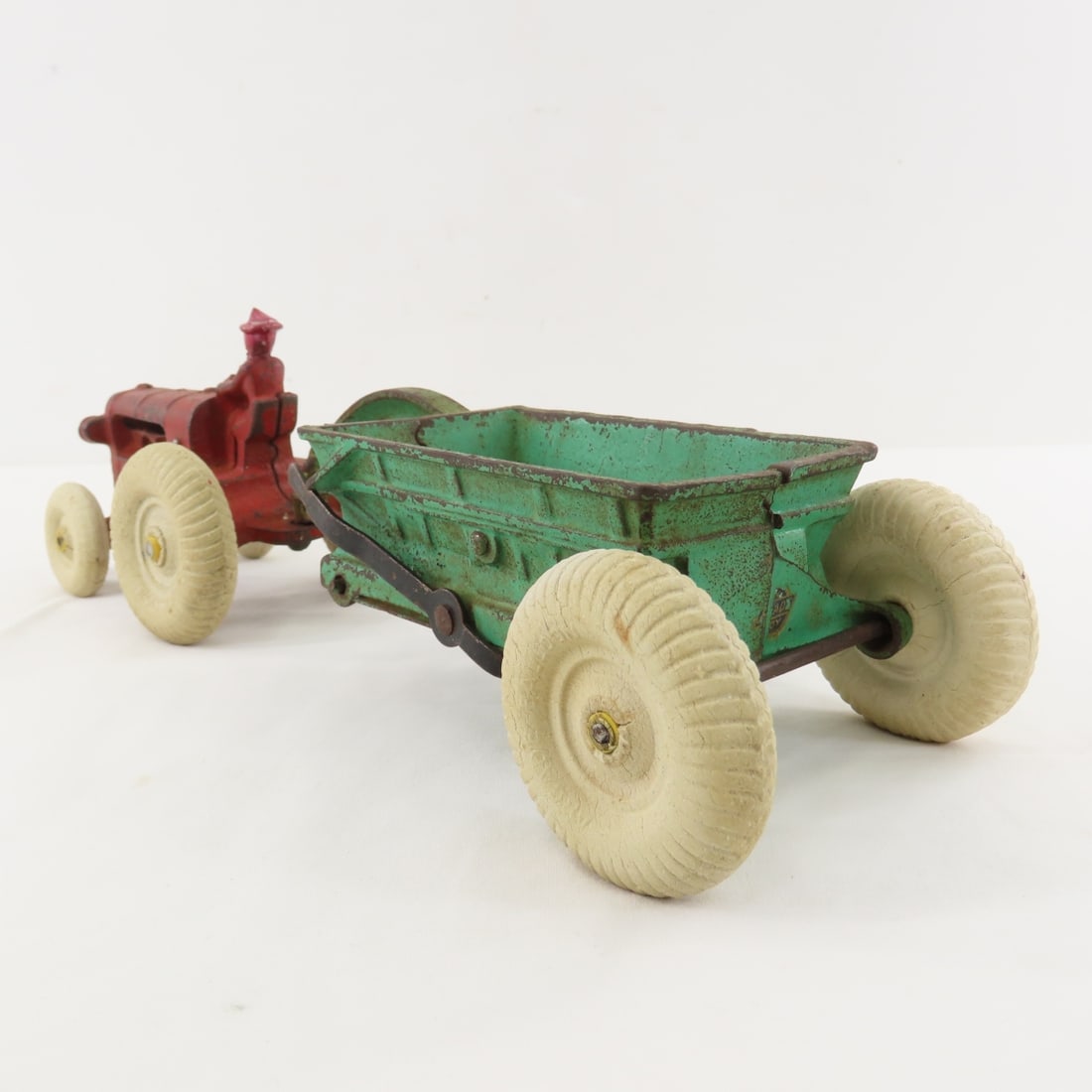 Arcade Cast Iron Allis- Chalmers Tractor & Wagon - 3