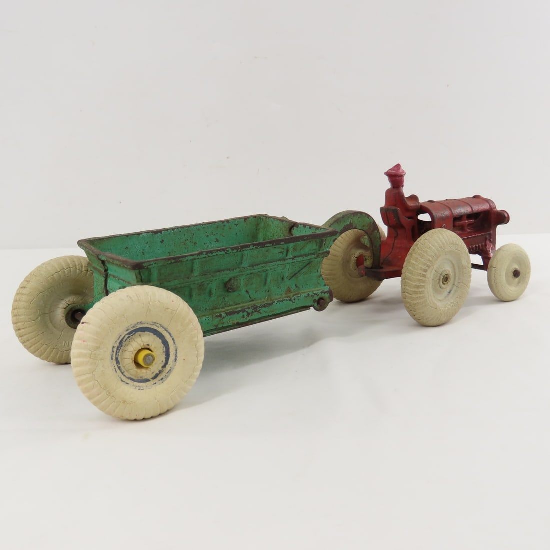 Arcade Cast Iron Allis- Chalmers Tractor & Wagon - 5