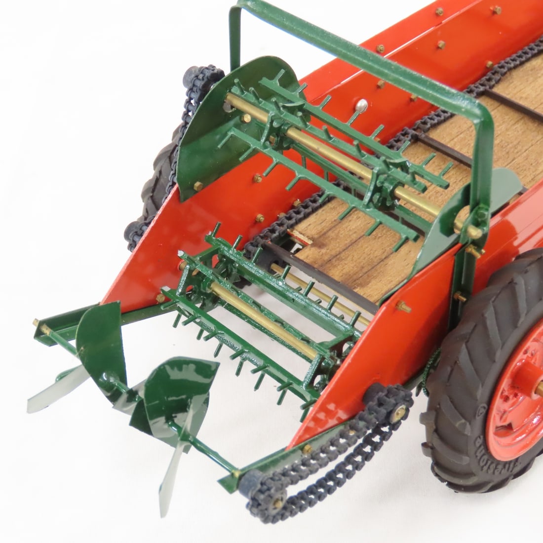 Custom New Idea Horse Drawn Manure Spreader - 14