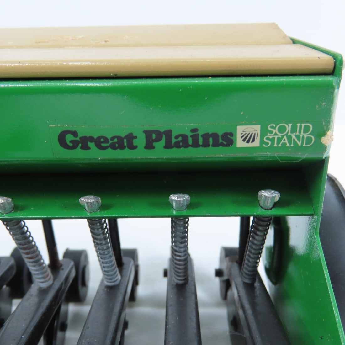 Great Plains Solid Stand 13 End Wheel Drill - 11