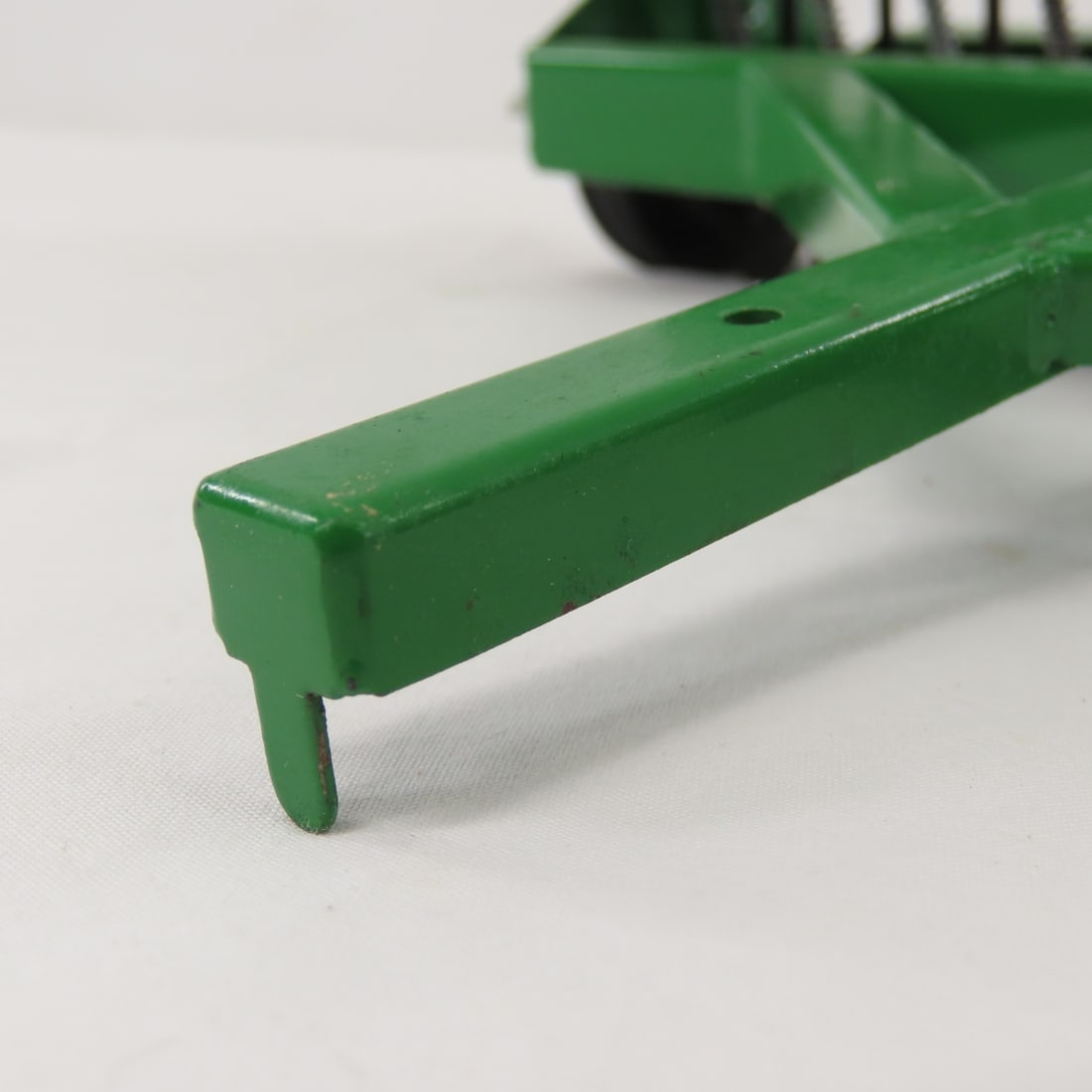 Great Plains Solid Stand 13 End Wheel Drill - 15