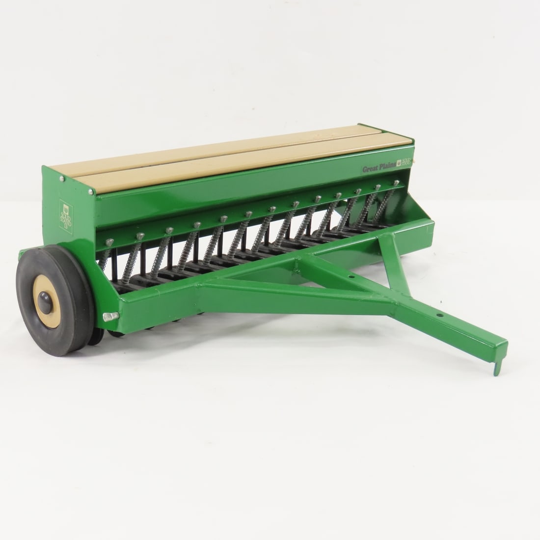 Great Plains Solid Stand 13 End Wheel Drill - 6