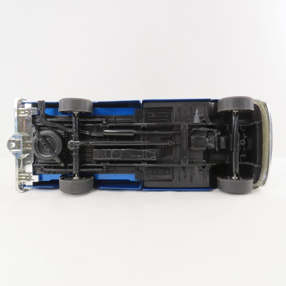 ERTL Ford F-150 Blue Pickup Truck 1/16 Diecast - 10