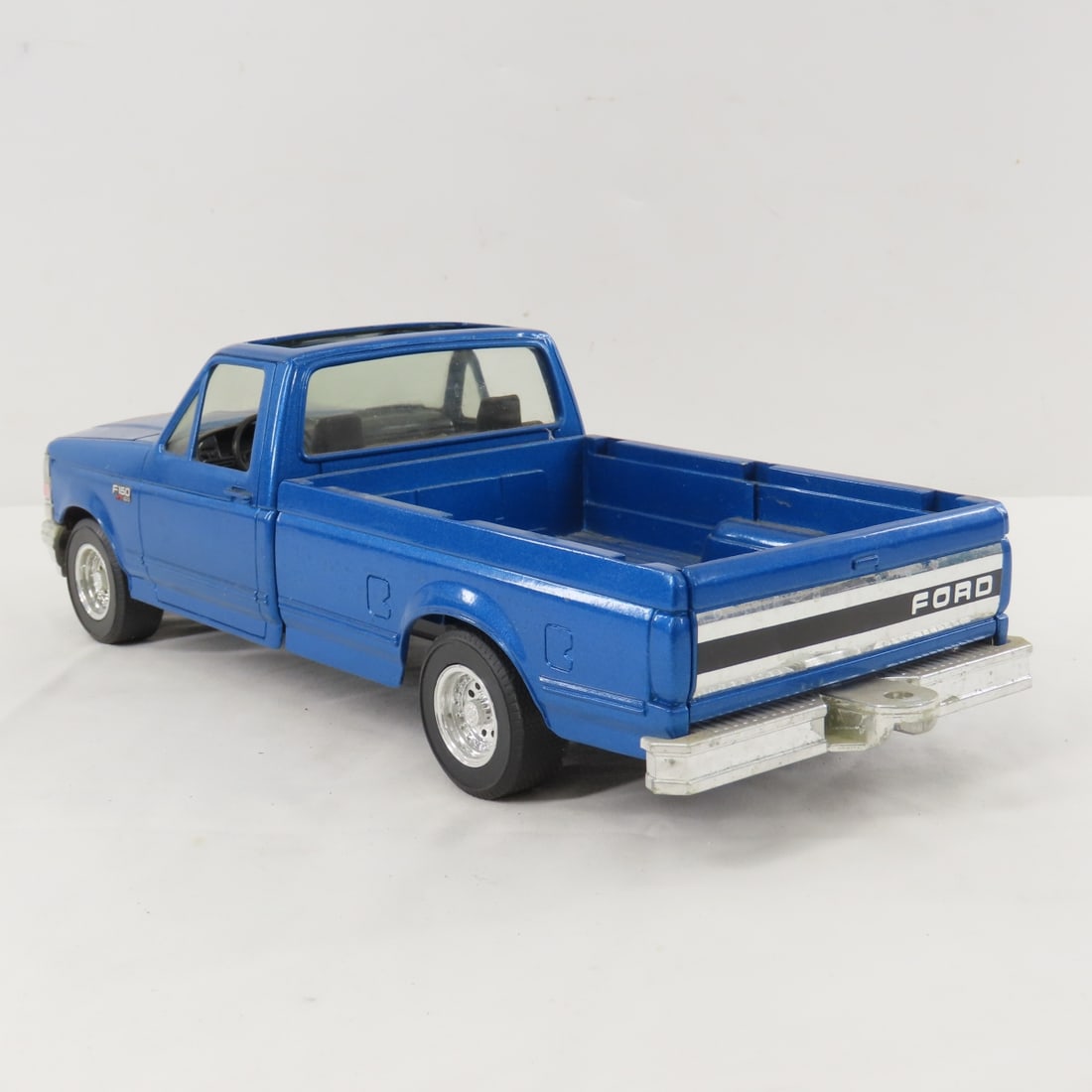 ERTL Ford F-150 Blue Pickup Truck 1/16 Diecast - 3