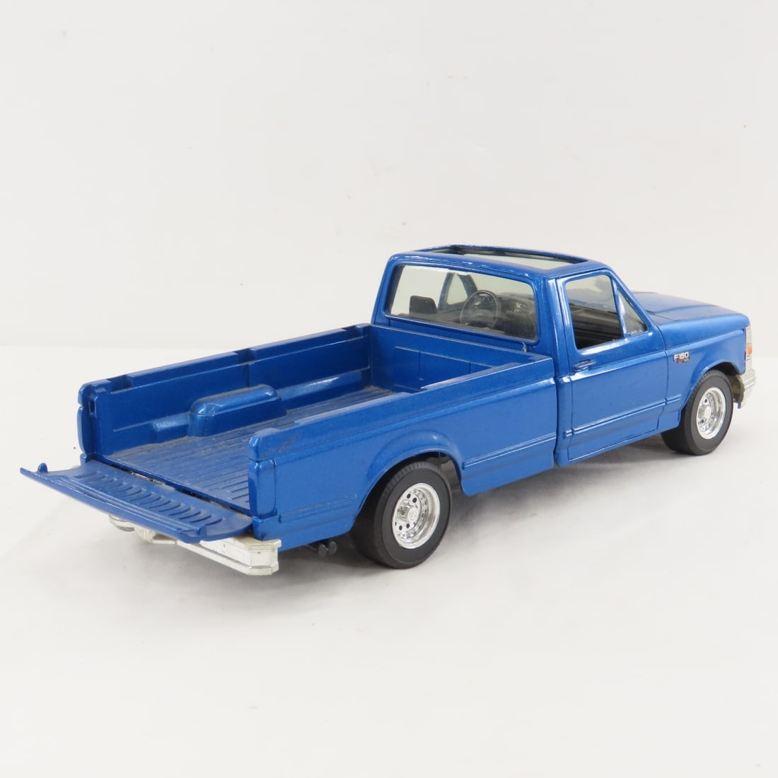ERTL Ford F-150 Blue Pickup Truck 1/16 Diecast - 5