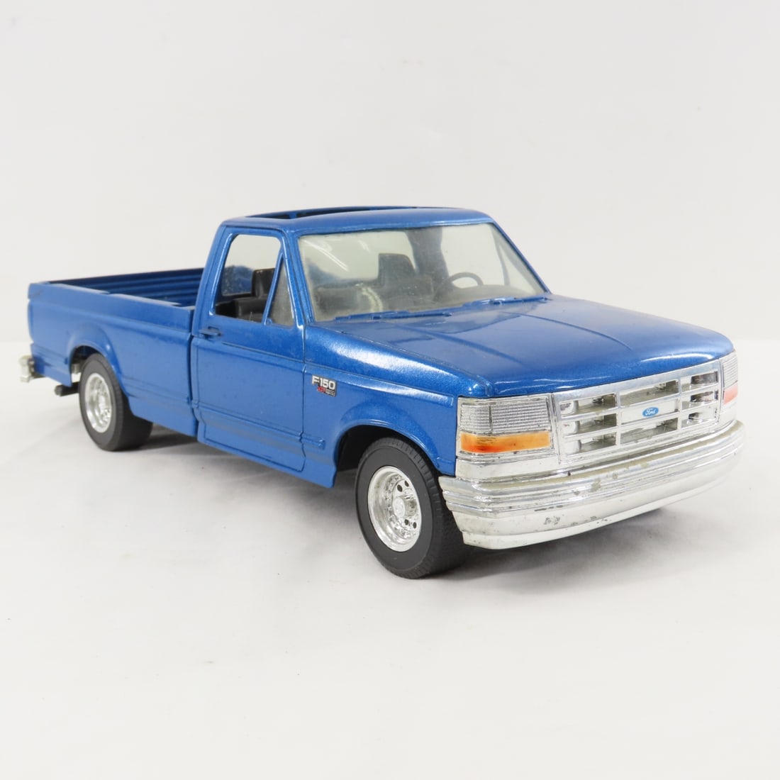 ERTL Ford F-150 Blue Pickup Truck 1/16 Diecast - 7