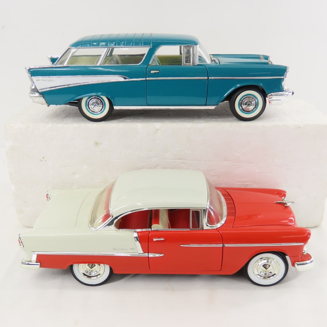 3 Road Tough & 1 ERTL 1950's Chev 1/18 Model Cars - 4