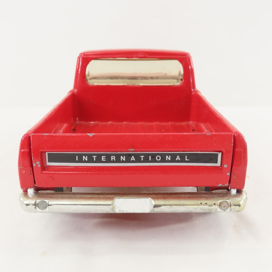 ERTL International 100 BGHT Pickup Truck - 4