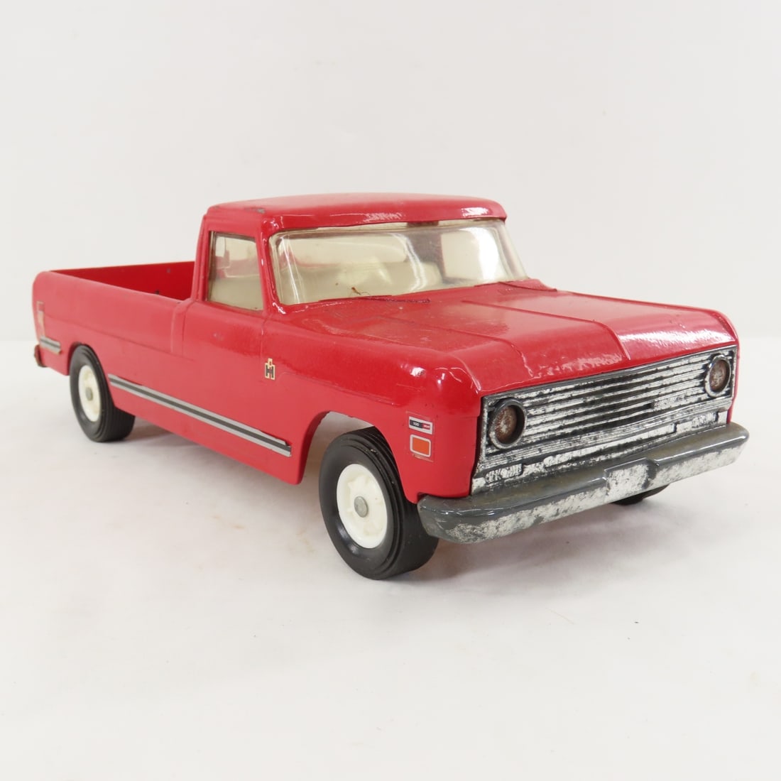 ERTL International 100 BGHT Pickup Truck - 7