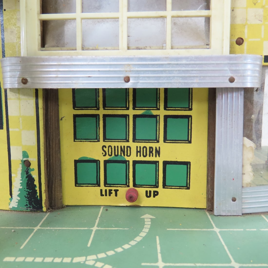 1950's Keystone Garage Litho Cardboard - 10
