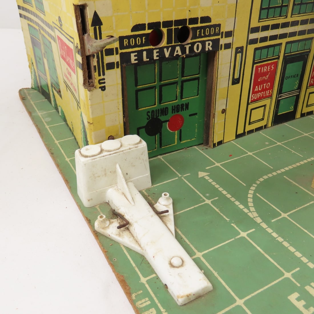 1950's Keystone Garage Litho Cardboard - 11
