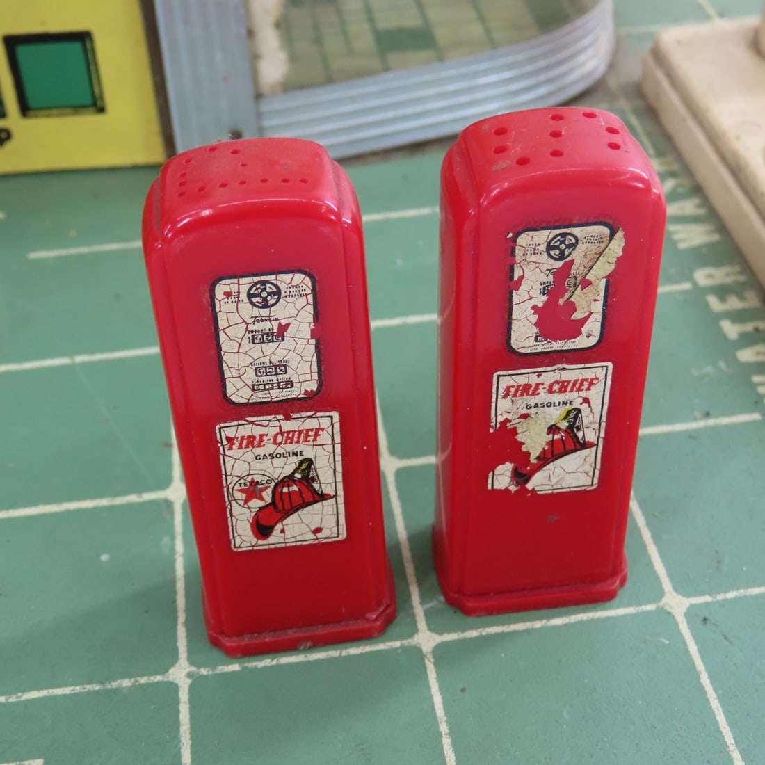 1950's Keystone Garage Litho Cardboard - 8