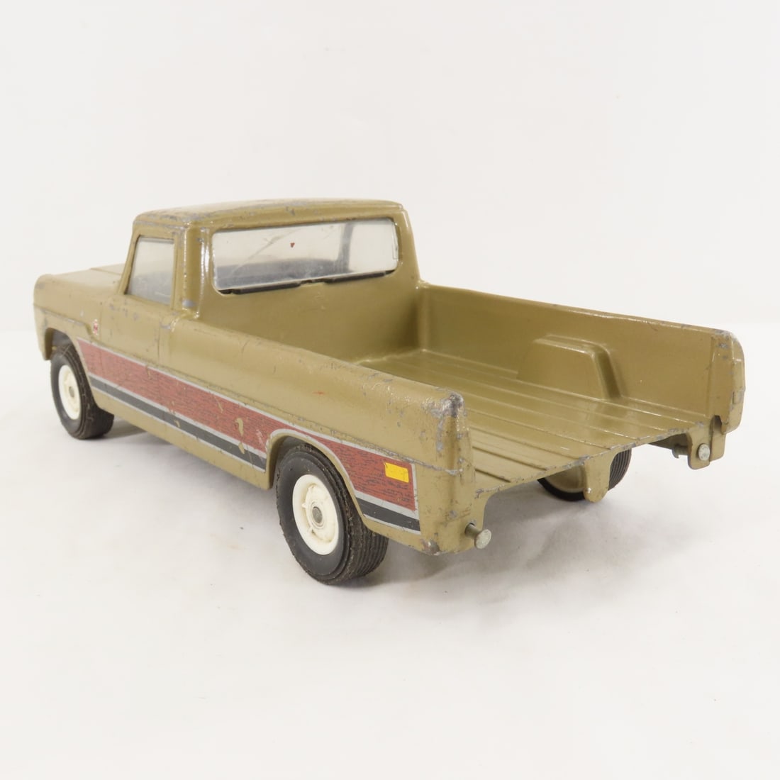 ERTL International Harvester 1000 Pickup Truck - 3