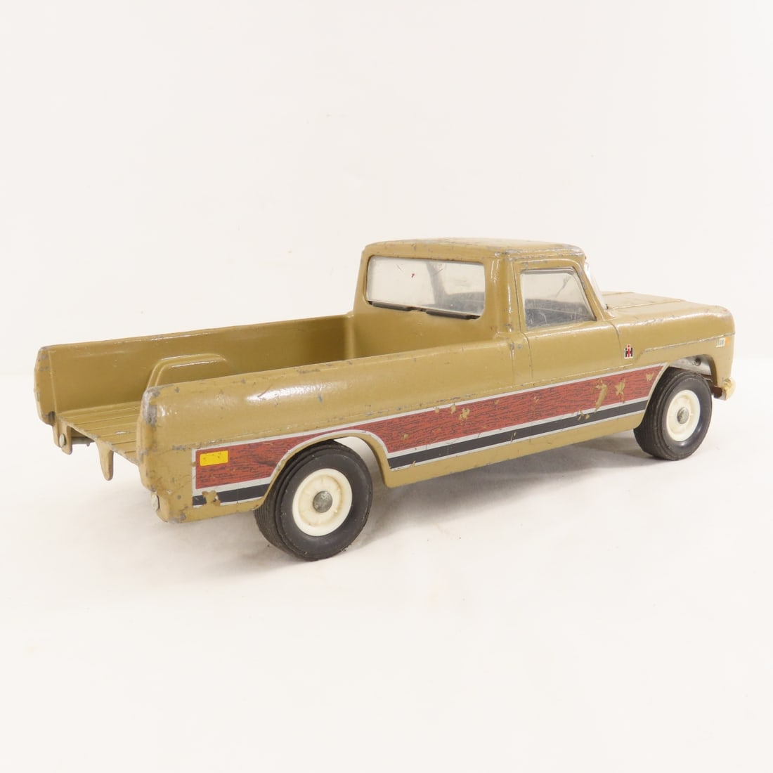ERTL International Harvester 1000 Pickup Truck - 5