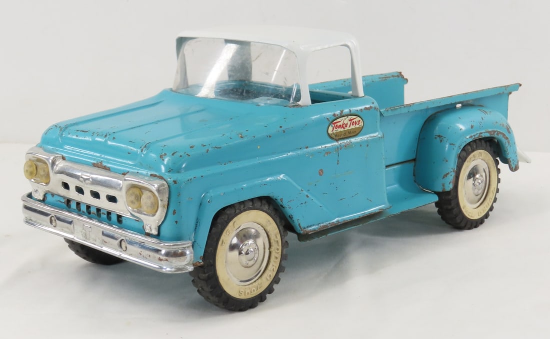 Tonka Mound, Minn Stepside Pickup Truck: Tonka Mound, Minn Stepside Pickup Truck - 1/18 diecast, LOT SIZE 13x6x6" 3 LBS All information and photos, which are part of the description, are intended to be as accurate as possible, but errors are
