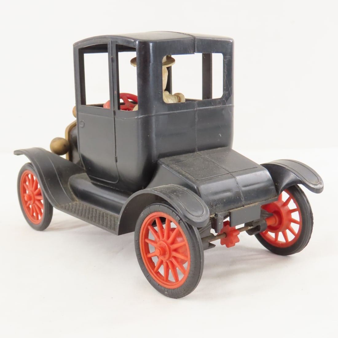 Back-Firing Ford Dizzy Lizzie Model T by Revell - 3