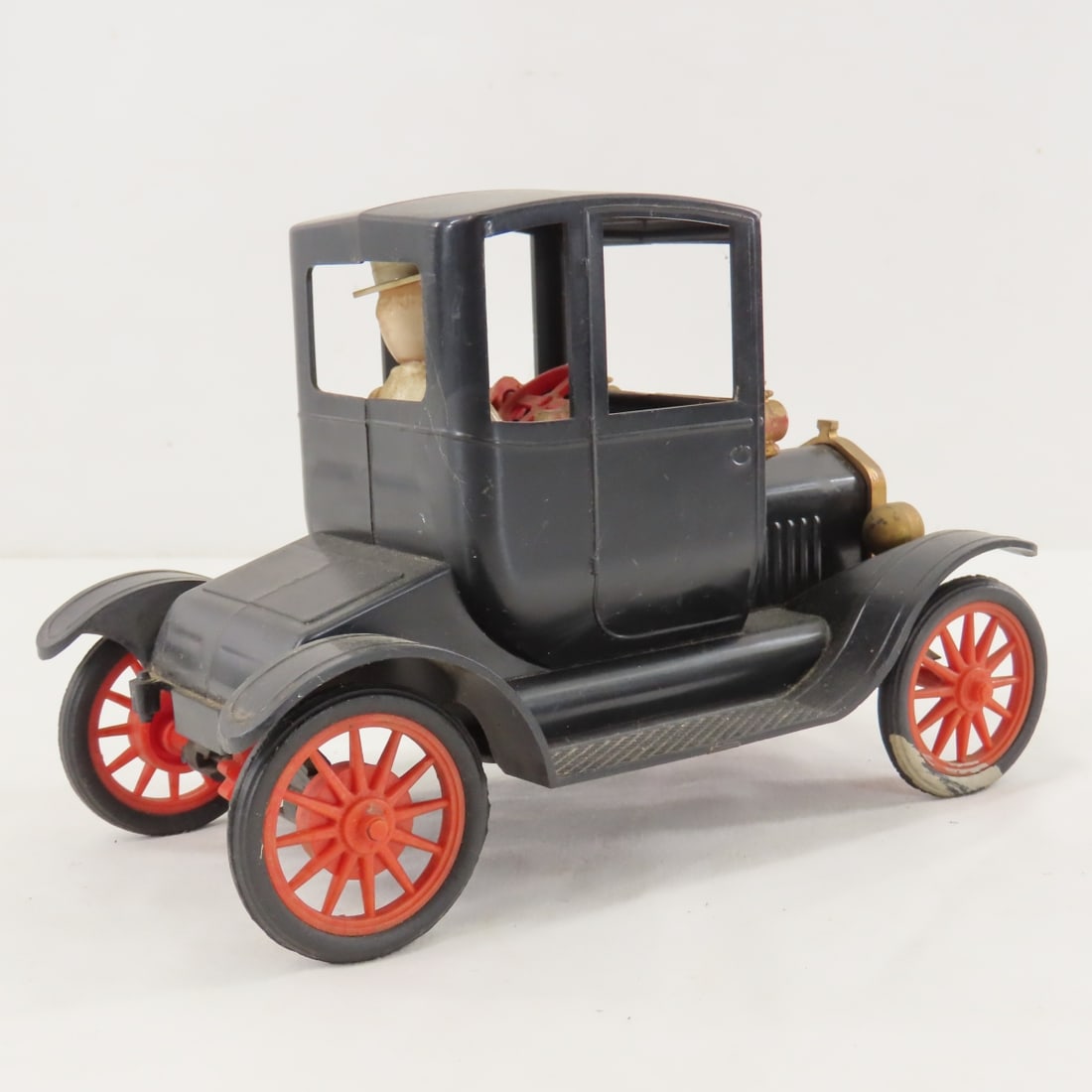 Back-Firing Ford Dizzy Lizzie Model T by Revell - 5