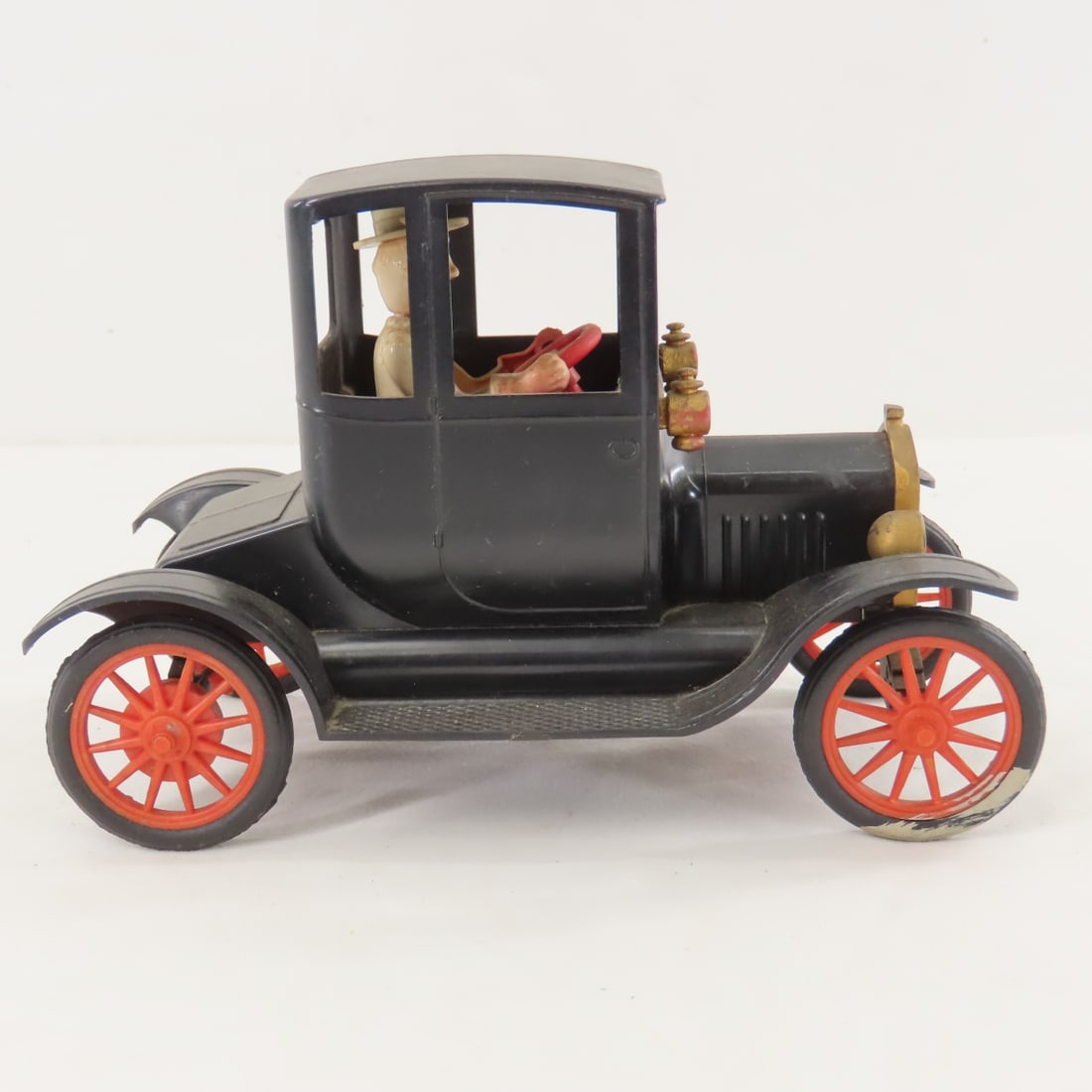 Back-Firing Ford Dizzy Lizzie Model T by Revell - 6