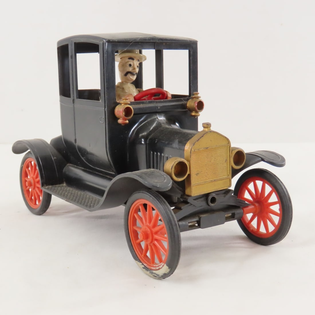 Back-Firing Ford Dizzy Lizzie Model T by Revell - 7