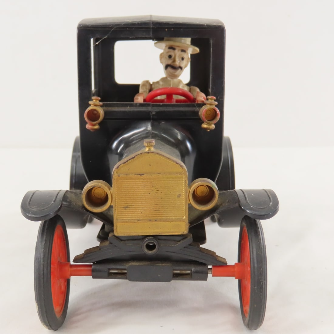 Back-Firing Ford Dizzy Lizzie Model T by Revell - 8