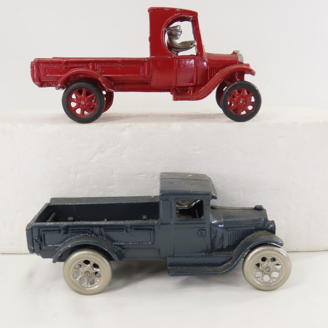 Arcade Repaint & 5 Reproduction Cast Iron Cars - 10
