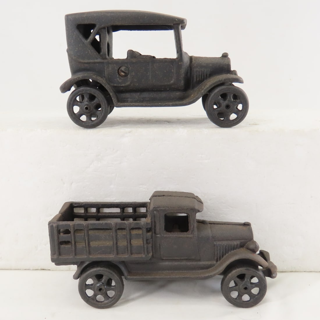 Arcade Repaint & 5 Reproduction Cast Iron Cars - 18