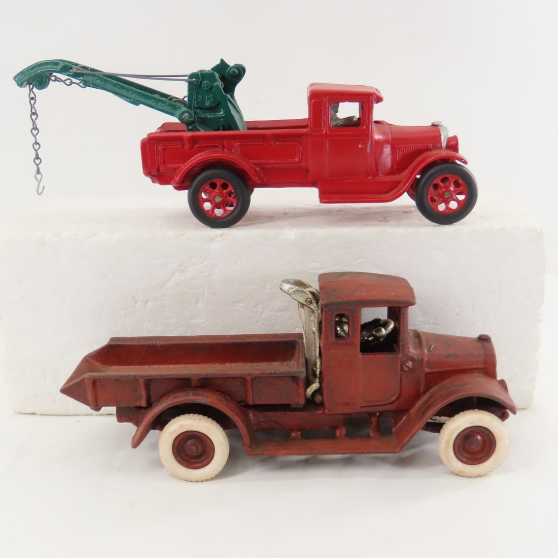 Arcade Repaint & 5 Reproduction Cast Iron Cars - 4