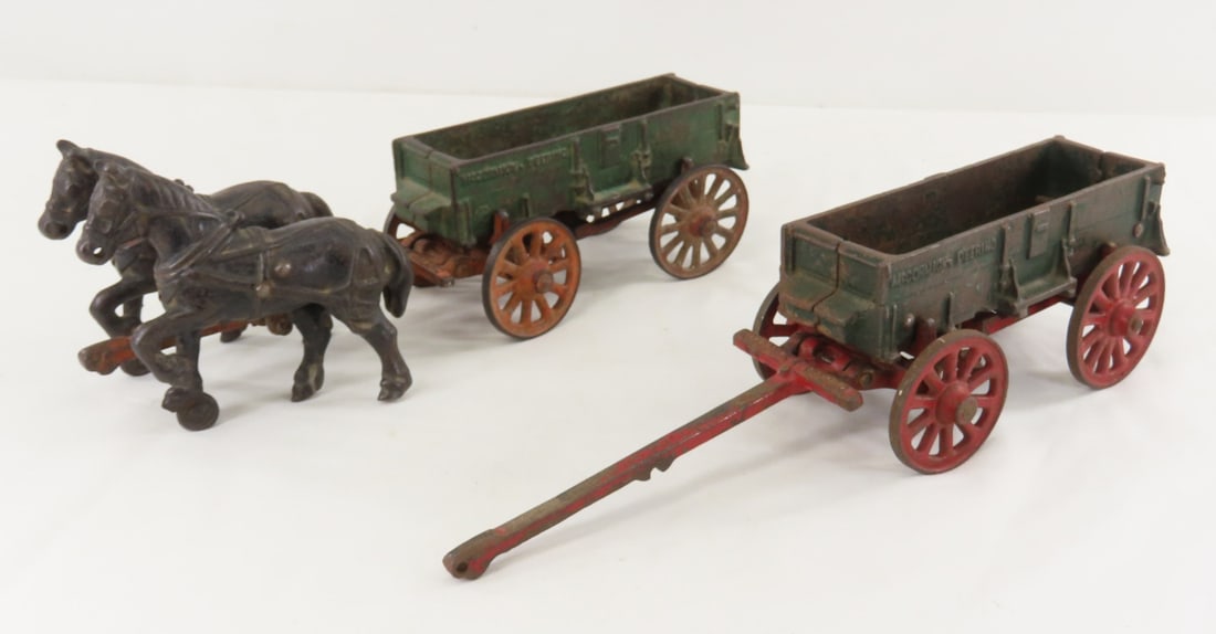 2 Arcade Cast Iron Farm Wagons & 2 Horses: 2 Arcade Cast Iron Farm Wagons & 2 Horses - 1 wagon with horses and other just wagon. all original. LOT SIZE: 12x6x5" 6 LBS All information and photos, which are part of the description, are intended