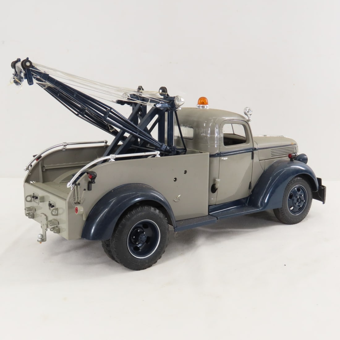 Highway 61 Ford 1941 Holmes Wrecker Tow Truck - 5