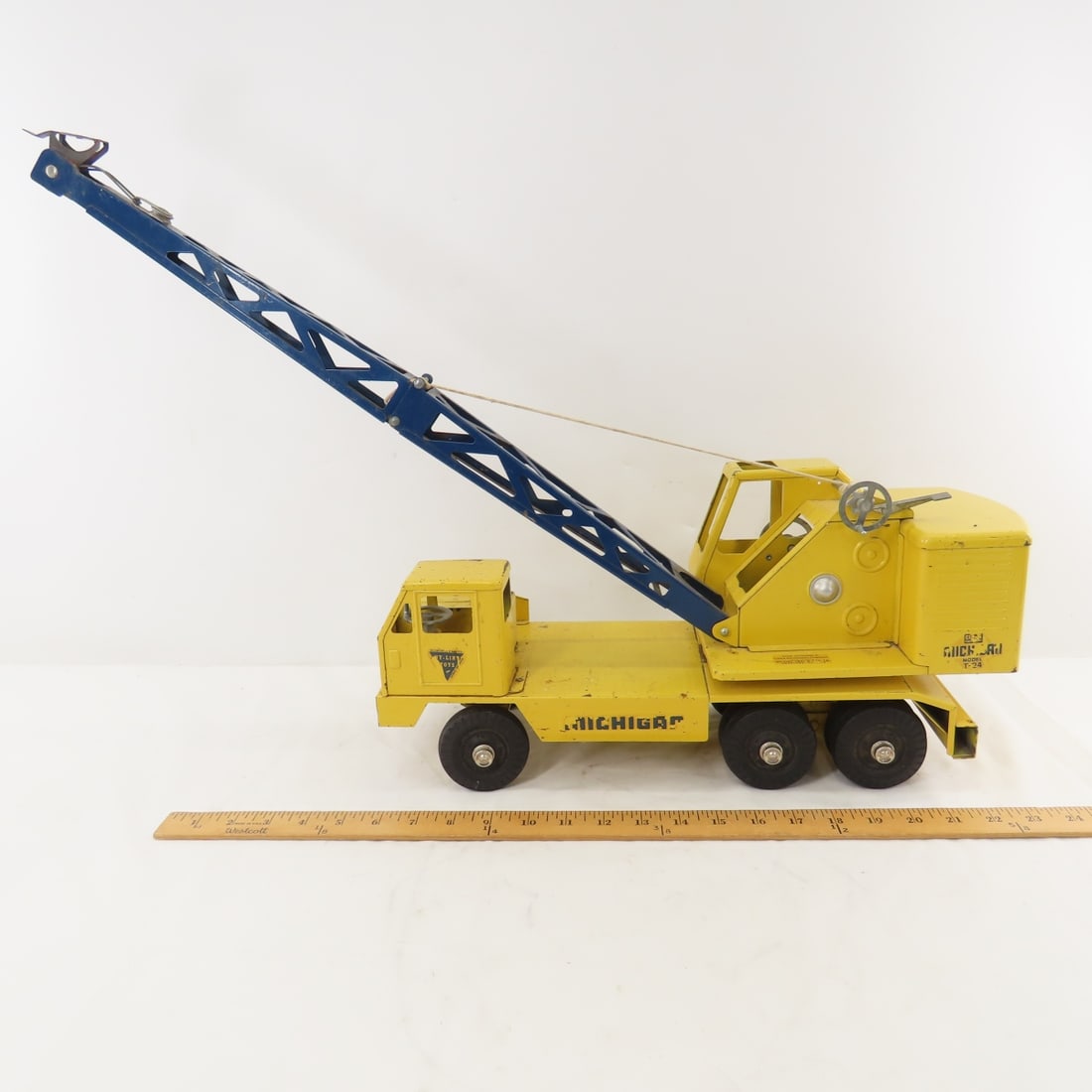 Nylint Clark Michigan Model T-24 Clamshell Crane - 2