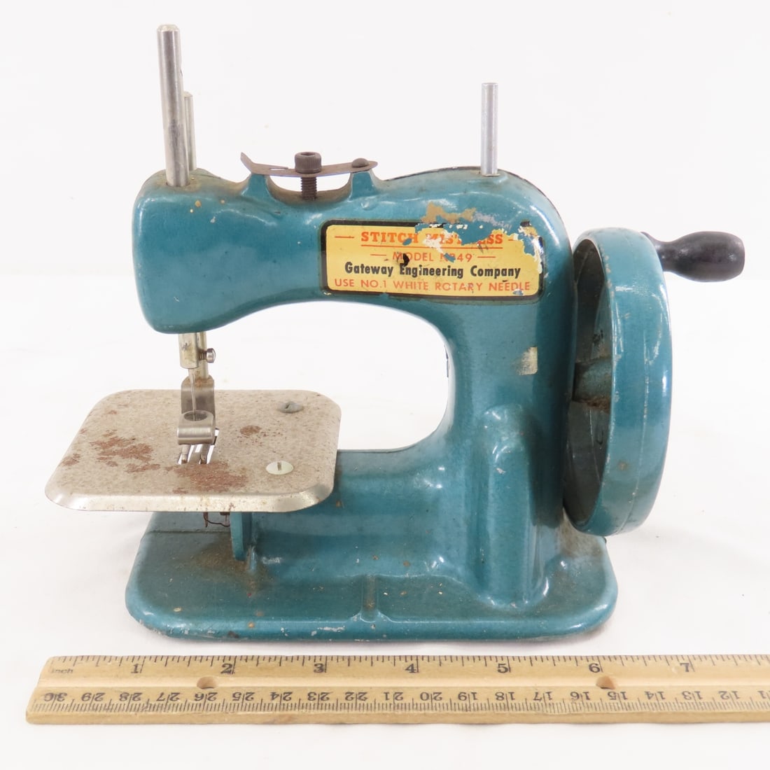 Stitch Mistress Model 49 Child's Sewing Machine - 2