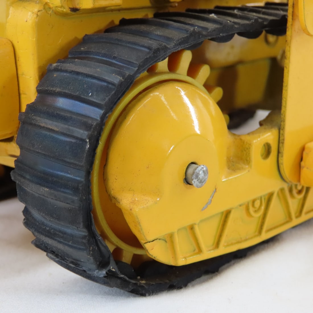 ERTL J Deere 450 Industrial Crawler Dozer w/ROPS - 17