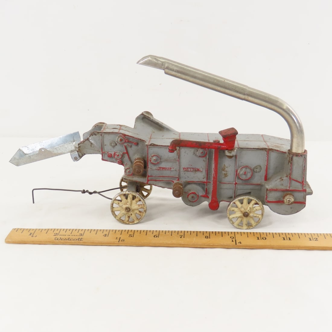 Antique Arcade 451 Cast Iron Thresher - 2