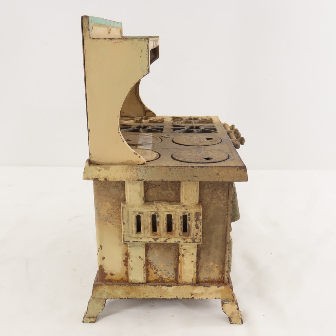 Blue Bird Cast Iron Toy Stove with 8 Burners - 3