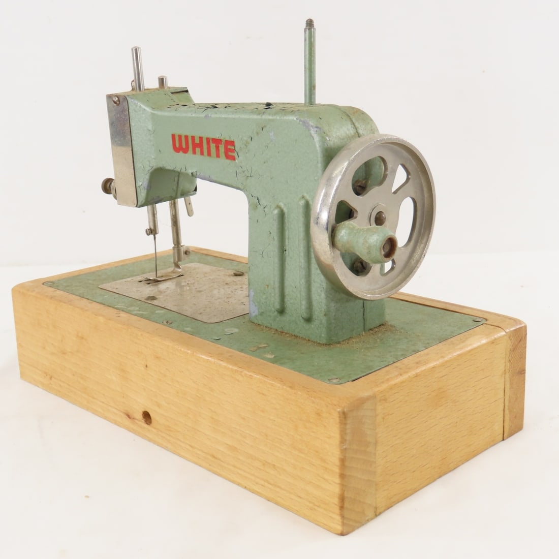 White Child's Sewing Machine - 3