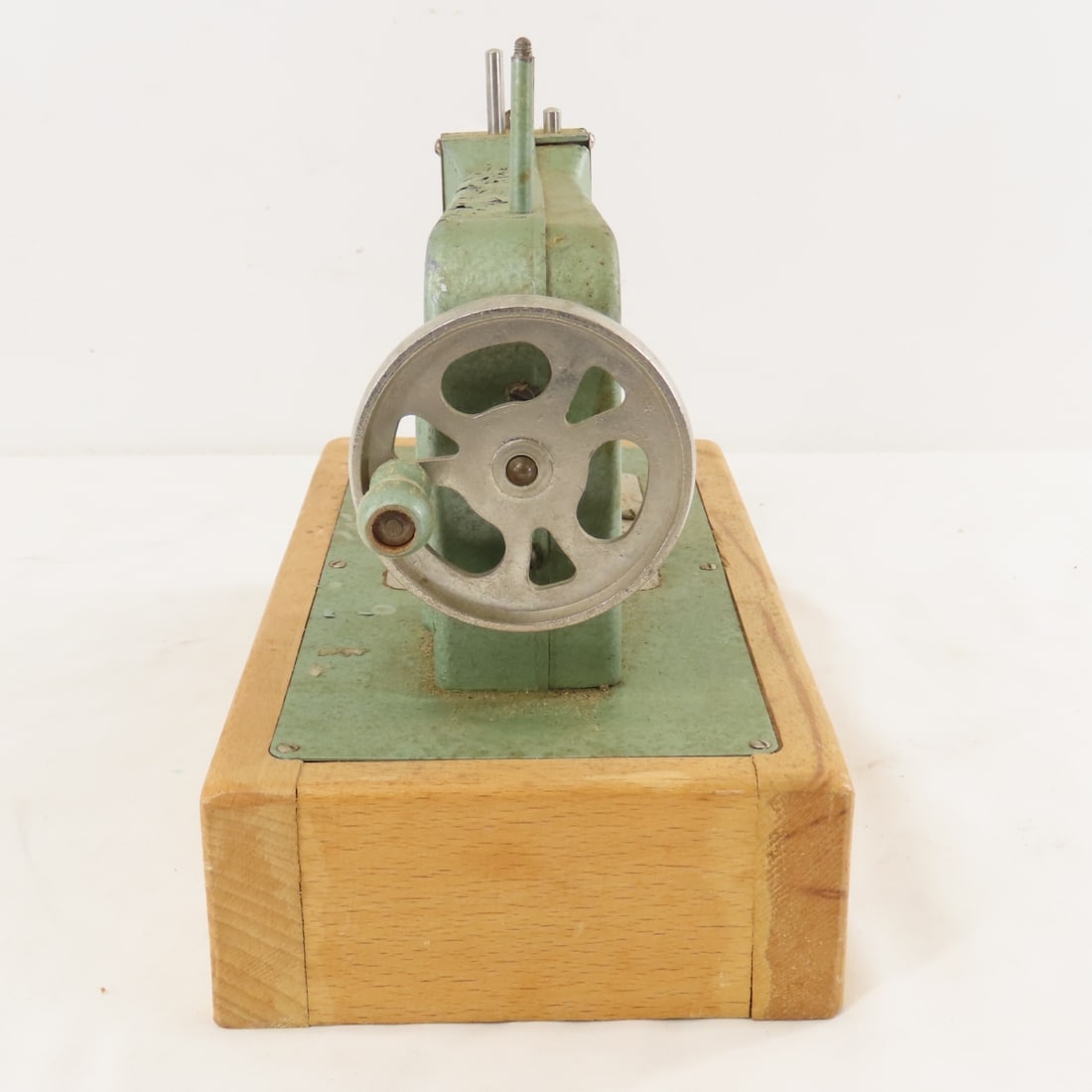 White Child's Sewing Machine - 4