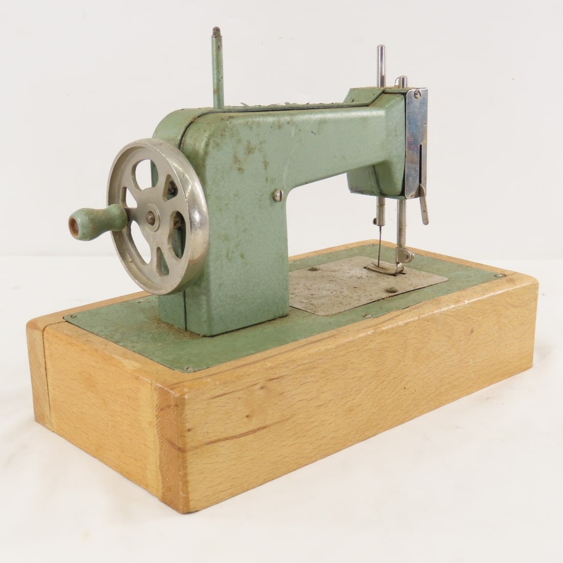 White Child's Sewing Machine - 5